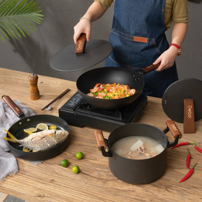 Conjunto de 2 Ollas y 1 Sartén Antiadherente en Acero Inoxidable con Mangos de Madera + REGALO: Porta Condimentos